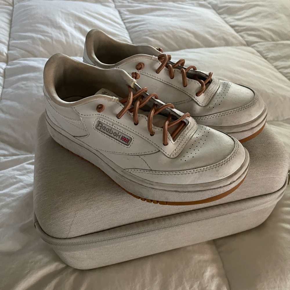 Girls Reebok club c White Sneakers with Brown Accents US 3